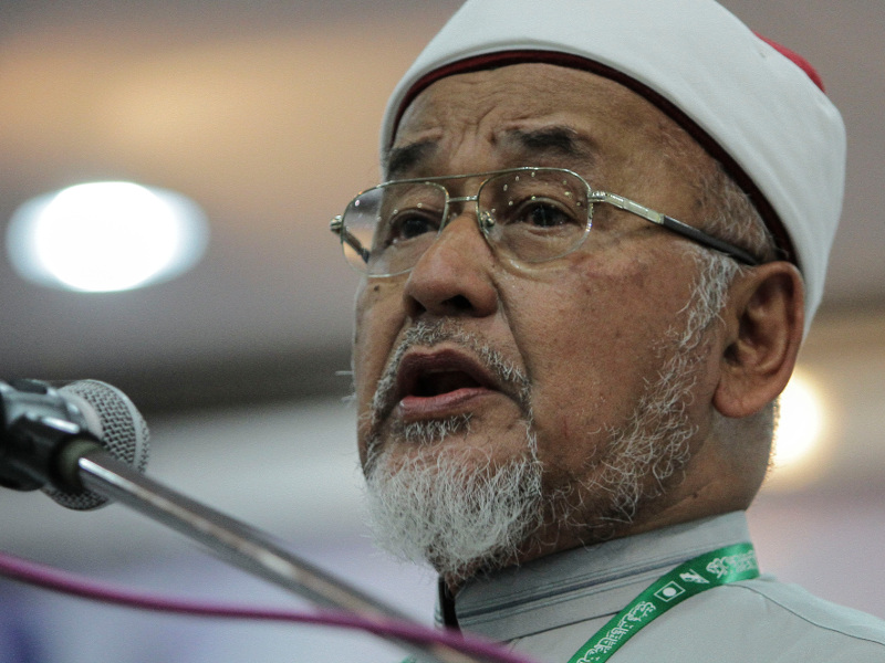 PAS Ulama Council chief, Datuk Dr Mahfodz Mohamed addressing the 55th PAS Ulama Muktamar in Kota Baru, Kelantan, May 31, 2016. u00e2u20acu201d Picture By Yusof Mat Isa
