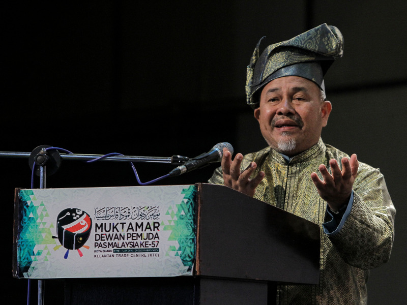 PAS deputy president Datuk Tuan Ibrahim Tuan Man addressing the 57th PAS Youth Muktamar in Kota Baru, Kelantan, May 31, 2016. u00e2u20acu201d Picture by Yusof Mat Isa