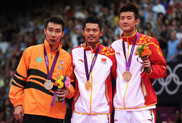 2012伦敦奥运会男子羽毛球单打赛，林丹（中）、李宗伟（左）和谌龙分别获得金、银、铜牌。