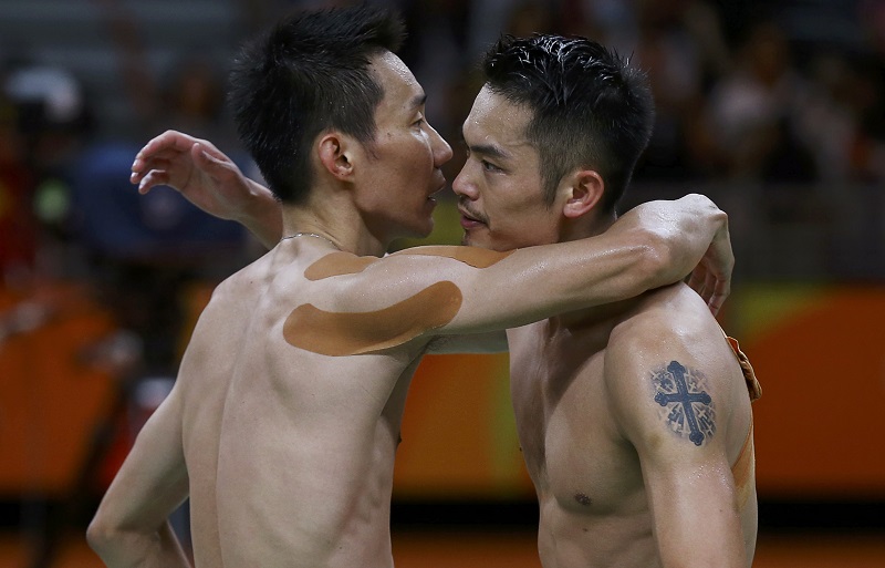 Datuk Chong Wei Lee of Malaysia hugs Lin Dan of China after winning their 2016 Rio Olympics badminton semi-finals in Rio de Janeiro, Brazil August 19, 2016. u00e2u20acu201d Reuters pic