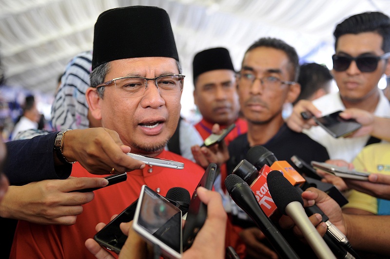 Terengganu Mentri Besar Ahmad Razif Abdul Rahman speaks to reporters in Putrajaya Aug 6, 2016. u00e2u20acu201d Bernama pic