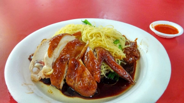 香港油鸡饭面得奖后售价不变，依然是廉价美食。