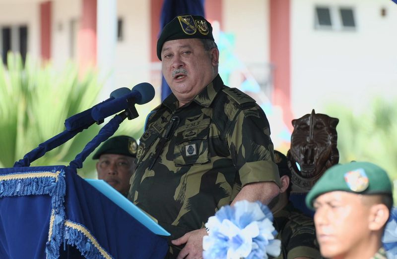 Sultan Johor Sultan Ibrahim Sultan Iskandar yang juga Kolonel Komandan Gerak Khas berkenan bertitah ketika berangkat menghadiri Sambutan Ulang Tahun Gerak Khas ke-51 di Kem Iskandar Mersing 4 Ogos 2016. u00e2u20acu201d Foto Bernama