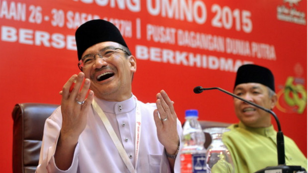 KUALA LUMPUR, 11 Dis -- Naib Presiden UMNO Datuk Seri Hishammuddin Tun Hussein (kiri) dan Datuk Seri Dr Ahmad Zahid Hamidi ketika sidang media pada Perhimpunan Agung UMNO 2015 di Pusat Dagangan Dunia Putra hari ini.n--fotoBERNAMA (2015) HAK CIPTA TERPELIH