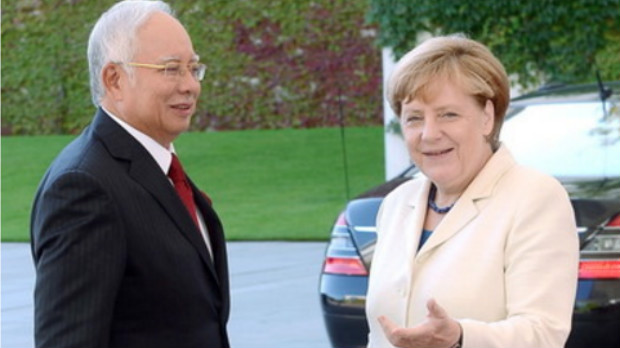BERLIN, Sept 27 -- Prime Minister Datuk Seri Najib Tun Razak was given full military honours mounted by the Germany's combined defence forces at the Federal Chancellery at his official welcoming ceremony on Tuesday.nNajib, who is also the Finance Minister