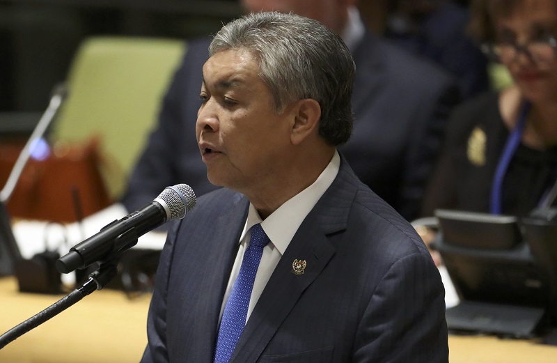 Deputy Prime Minister Ahmad Zahid Hamidi of Malaysia speaks during a high-level meeting on addressing large movements of refugees and migrants at the United Nations General Assembly in Manhattan, New York September 19, 2016. u00e2u20acu201d Reuters pic