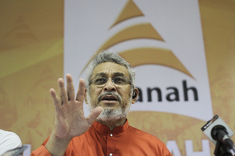 Khalid Samad speaks during a press conference in Kuala Lumpur September 6, 2016. u00e2u20acu201d Picture by Yusof Mat Isa
