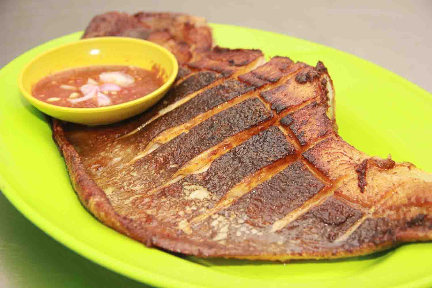 能够在充满美食的街道上杀出一条血路，证明这家店的食物实在不错美味！图取自：malaysiabest
