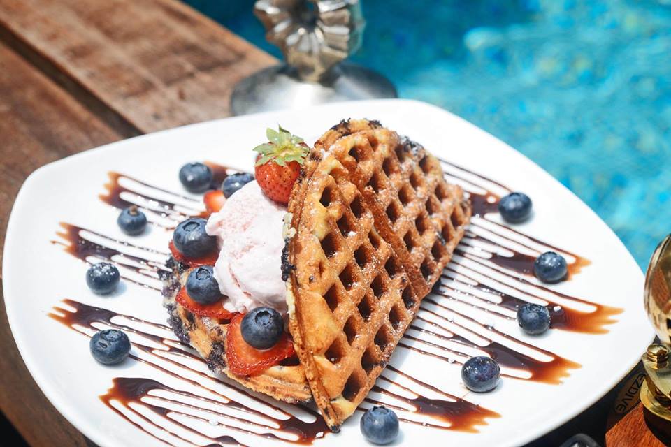 蓝莓waffle，脆中带软，也太会弄了吧？