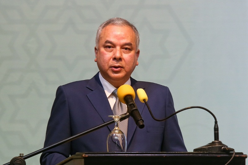 Sultan of Perak Sultan Nazrin Muizzuddin Shah speaks during the launch of Tun Abdullah Ahmad Badawiu00e2u20acu2122s biography at Sime Darby Convention Centre in Kuala Lumpur October 31, 2016. u00e2u20acu201d Picture by Saw Siow Feng