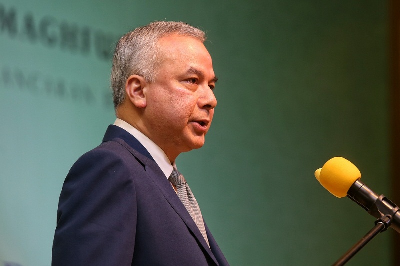 Sultan of Perak Sultan Nazrin Muizzuddin Shah speaks during the launch of Tun Abdullah Ahmad Badawiu00e2u20acu2122s biography at Sime Darby Convention Centre in Kuala Lumpur October 31, 2016. u00e2u20acu201d Picture by Saw Siow Feng