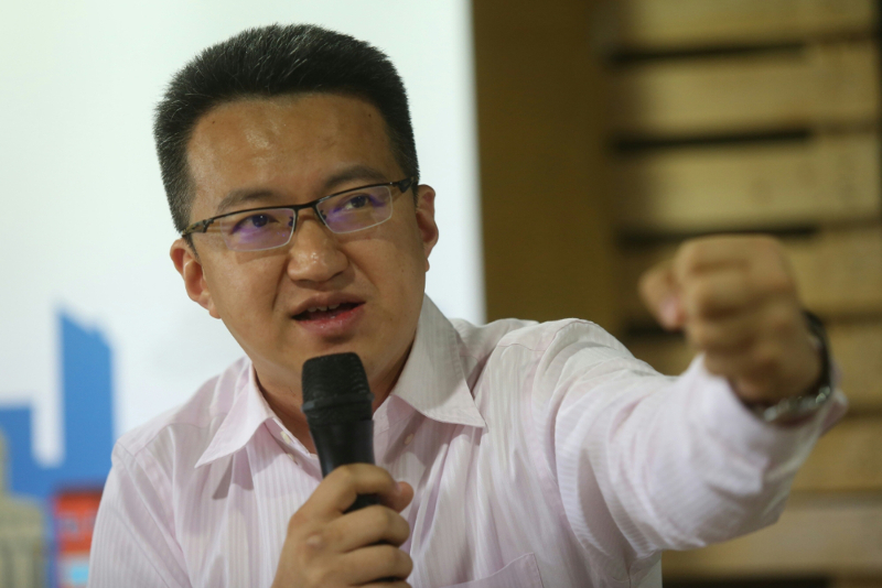 Liew Chin Tong speaks at a forum on Budget 2017 by Research for Social Advancement (Refsa) in Kuala Lumpur October 16, 2016. u00e2u20acu201d Picture by Saw Siow Feng