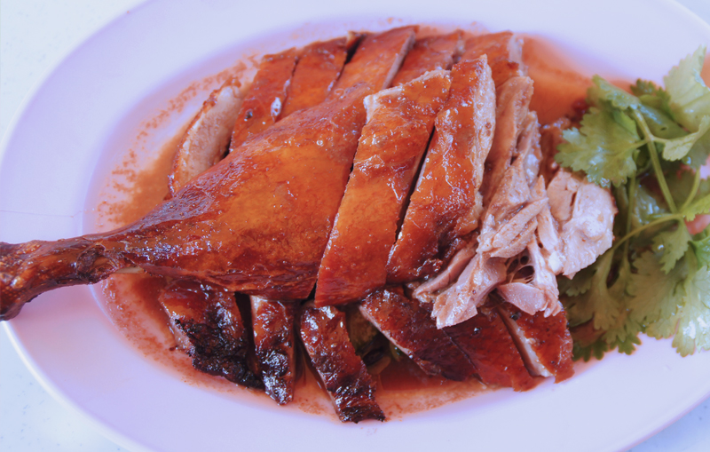 拥有本地色彩的“北京烤鸭”，一样那么美味哦！图取自：welovepudu 