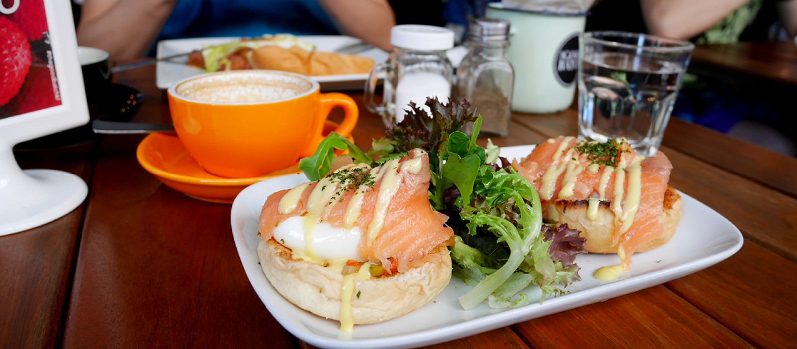 星期六中午，小编约你在这吃中午饭，好不？图取自：bangsarbabe 