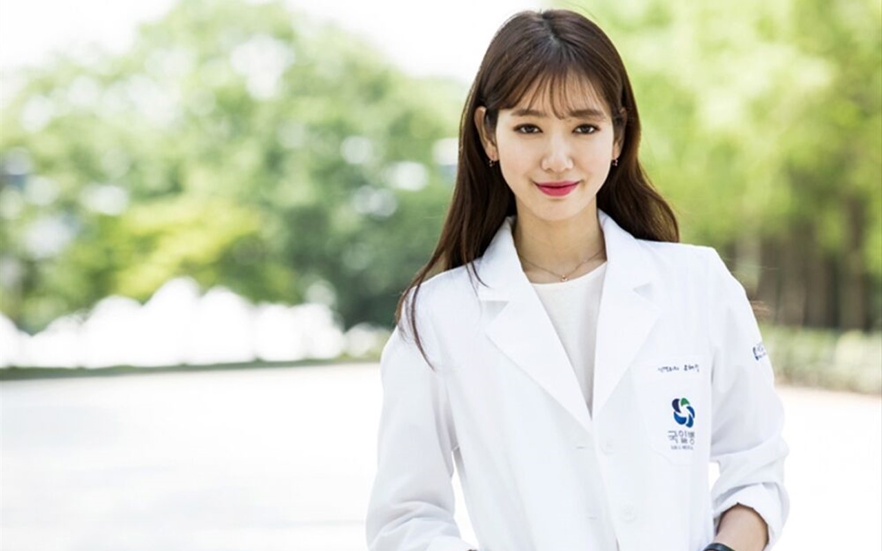 每一次的手术都背负着病患的性命,这份工作其实很伟大!图取自:bz55