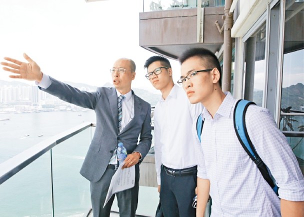 表面风光,地里悲伤。图取自:hk.on.cc