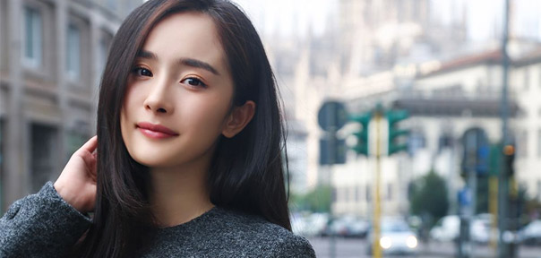 为什么岁月并没有在杨幂的脸上留下一丝痕迹?这不公平啊!图取自:ent.ifeng