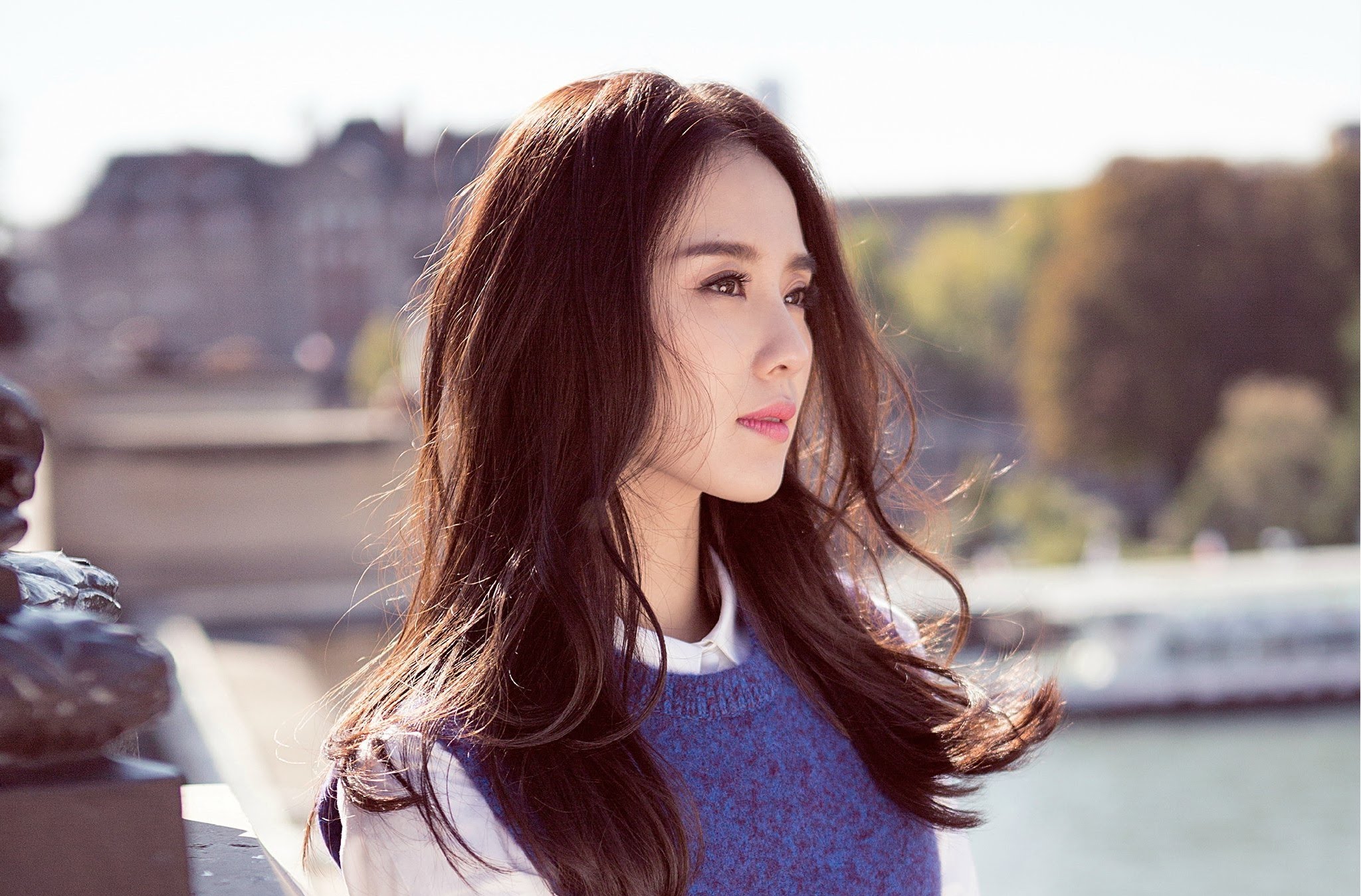 完美的侧脸!图取自:youtube