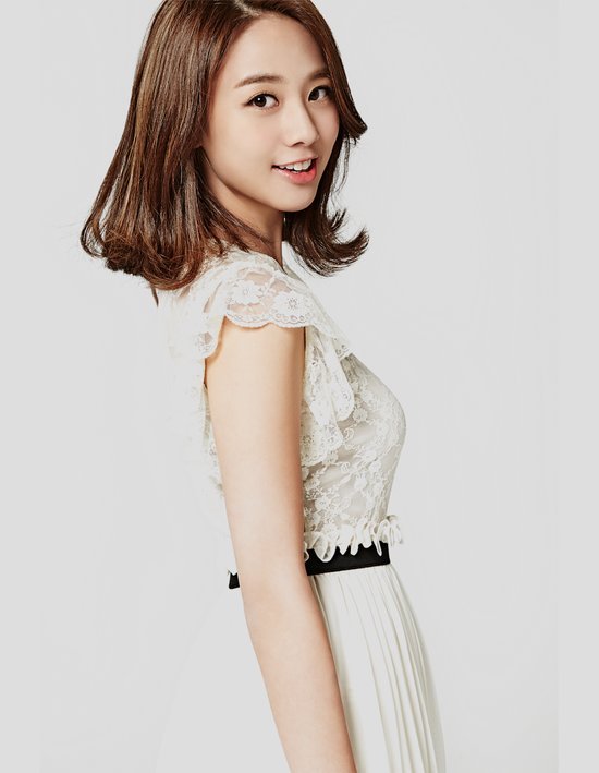 比起当时候出道的鬼鬼,现在真的美太多了!图取自:huanqiu