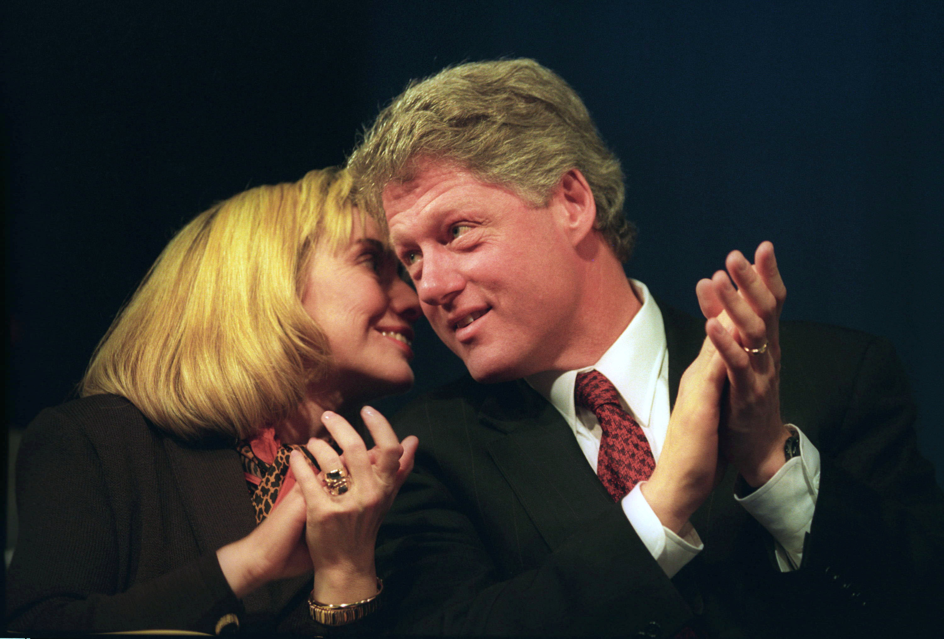 克林顿1992年当选总统后，希拉莉一改传统第一夫人的角色，在政治上一直非常积极。-路透社-