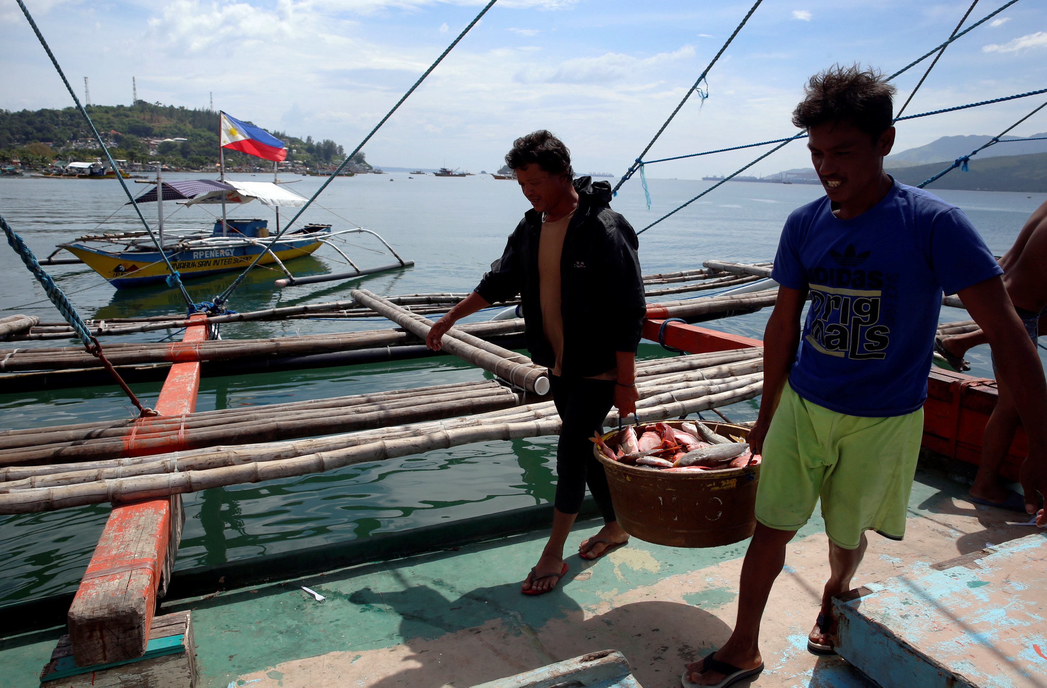 菲律宾如落实海洋保育区计划，菲国渔民即不能再进入黄岩岛潟湖捕鱼。-路透社-