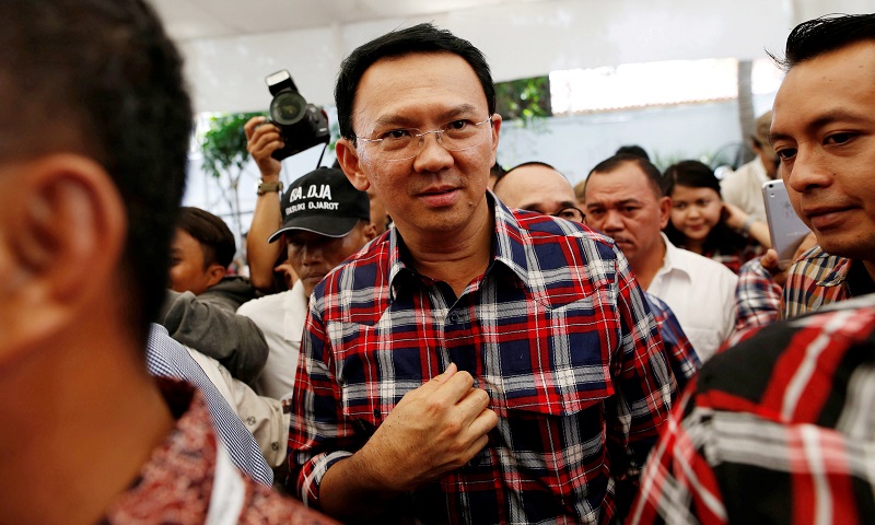 Jakarta Governor Basuki Tjahaja Purnama, nicknamed ,Ahok,, leaves the stage after meeting with supporters while campaigning for the upcoming election for governor in Jakarta, Indonesia November 16, 2016. To match Insight INDONESIA-POLITICS/ISLAMISTS REUTE