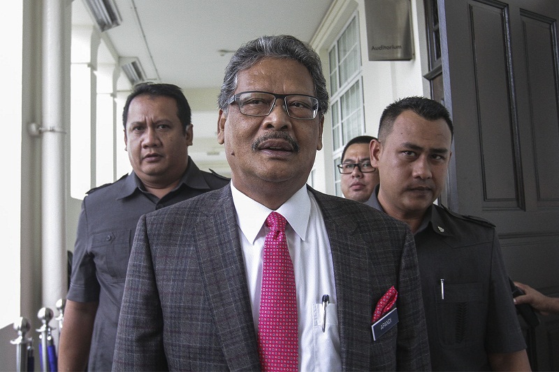 Attorney-General Tan Sri Mohamed Apandi Ali in Kuala Lumpur November 4, 2016. u00e2u20acu201d Picture by Yusof Mat Isa