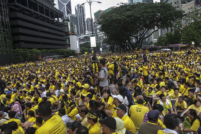 Protesters sit on the road at Jalan Ampang during the Bersih 5 rally in Kuala Lumpur November 2016. u00e2u20acu201d Picture by Yusof Mat Isa
