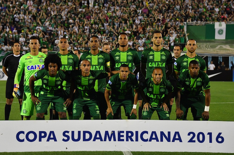 Brazil's Chapecoense players pose for pictures during their 2016 Copa Sudamericana semifinal second leg football match against Argentina's San Lorenzo held at Arena Conda stadium, in Chapeco, Brazil, on November 23, 2016. u00e2u20acu201d AFP pic