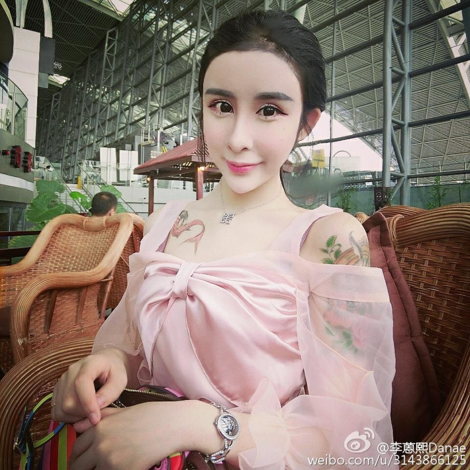 听说整容也是现代奢侈的物质需求哦！图取自：ali213 