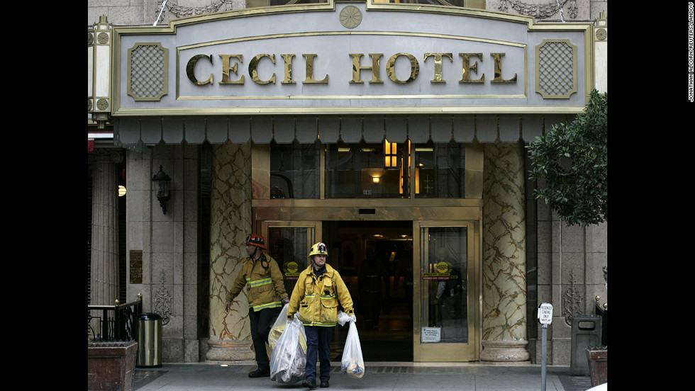  这就是2013年1月发生在美国“蓝可儿案件”的CECIL HOTEL，当时候死者离奇地在酒店屋顶水塔内溺死。