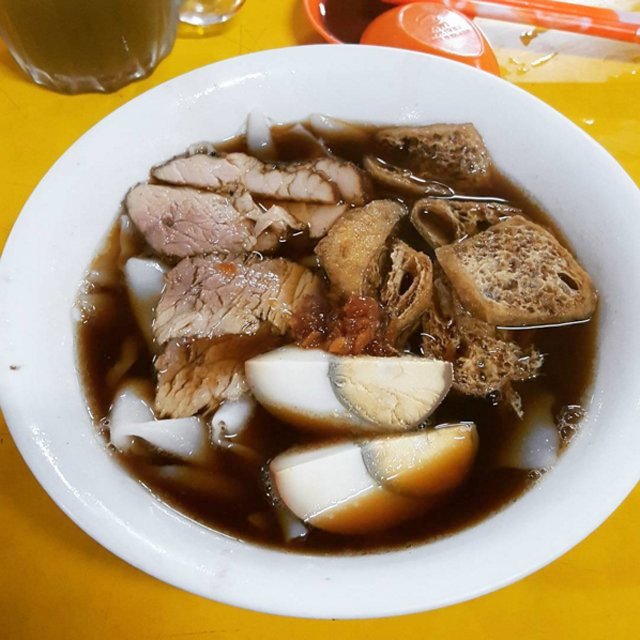 用料丰富、醇厚汤底，你会喜欢的~图取自：moretify