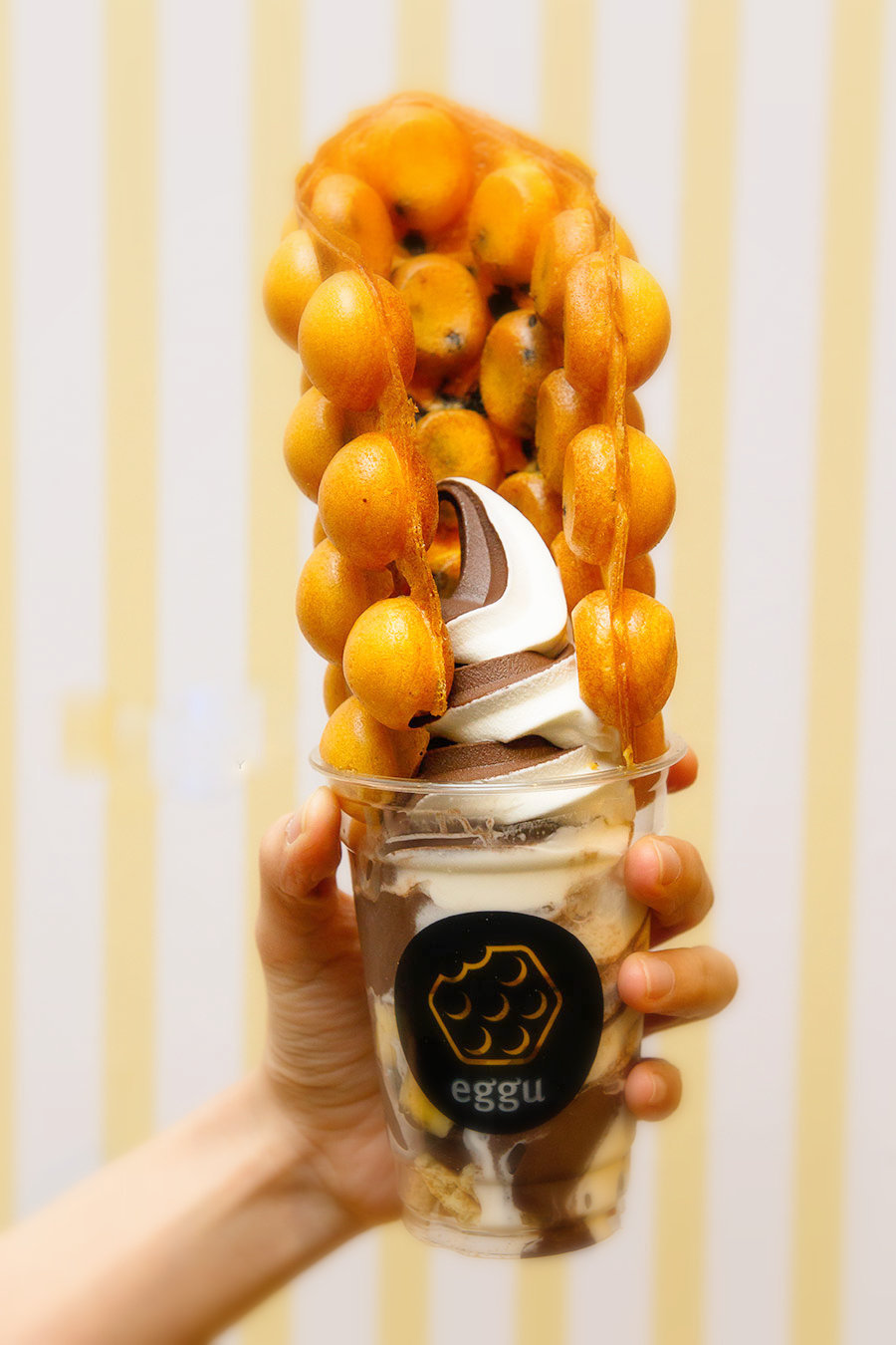 烫烫的鸡蛋糕配上霜淇淋，那感觉好棒啊~ 图取自：malaysianflavours 