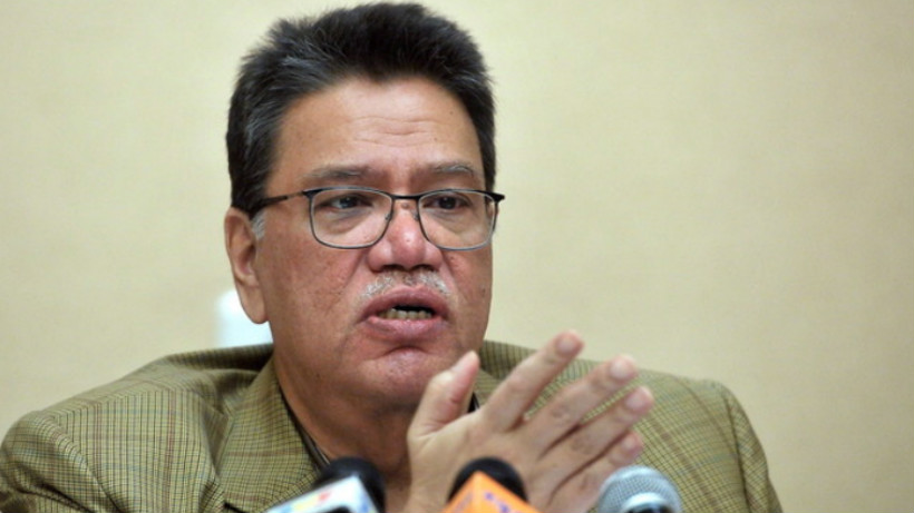 nJAKARTA, 31 Julai -- Duta Besar Malaysia di Indonesia Datuk Seri Zahrain Mohamed Hashim menjawab soalan media ketika sesi temubual sempena lawatan kerja Perdana Menteri Datuk Seri Najib Tun Razak bagi menghadiri Forum Ekonomi Islam Sedunia ke-12 hari ini