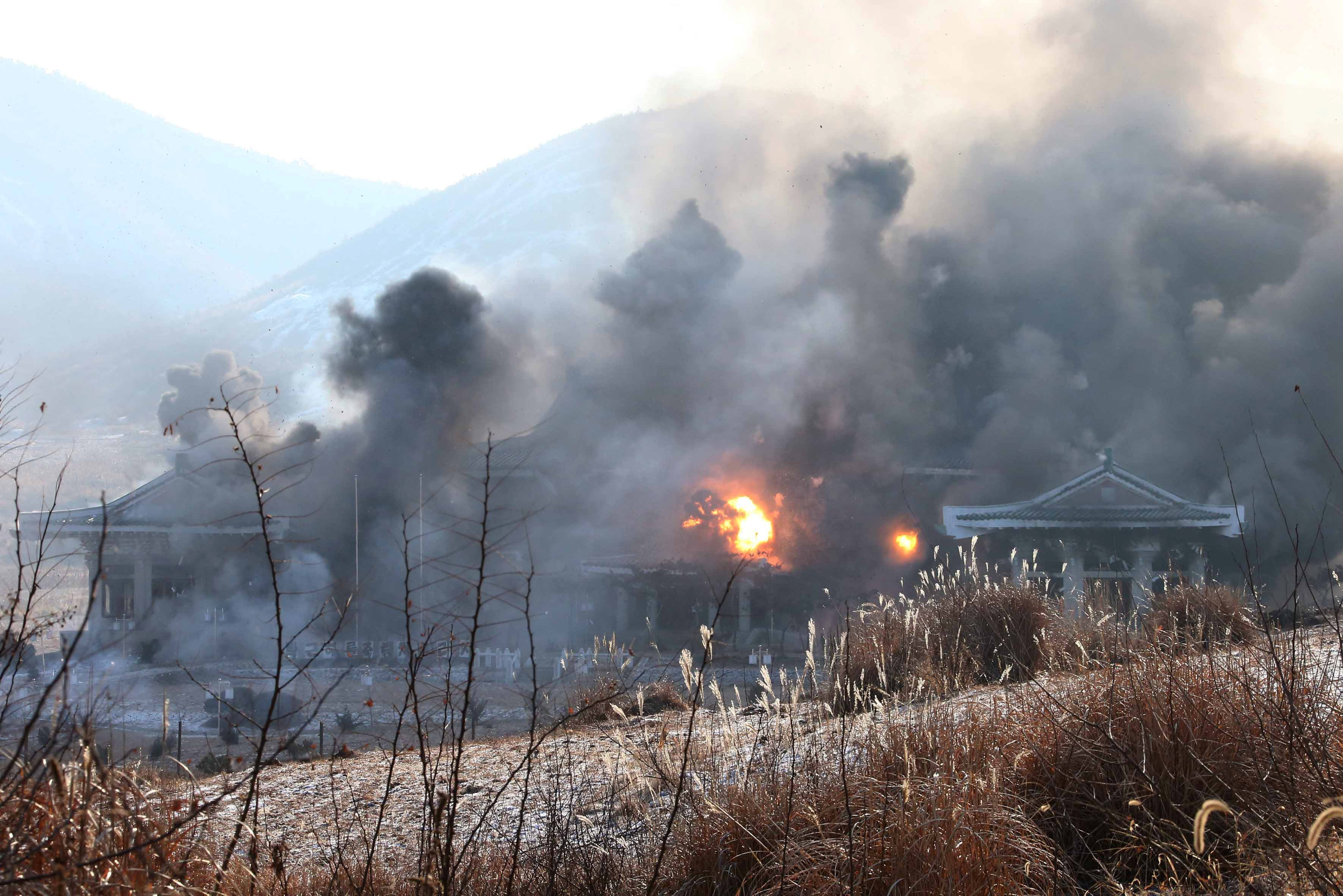 A combat drill of the service personnel of the special operation battalion of KPA Unit 525 is seen in this undated photo released by North Korea's Korean Central News Agency (KCNA) in Pyongyang on December 11, 2016. KCNA via REUTERS ATTENTION EDITORS - TH