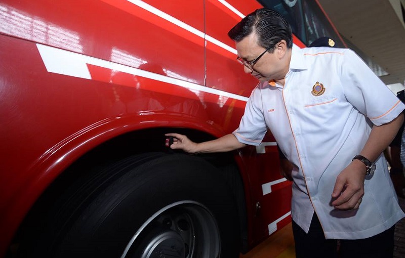 Transport Minister Datuk Seri Liow Tiong Lai makes spot check at TBS. -Liow Tiong Lai Facebook-