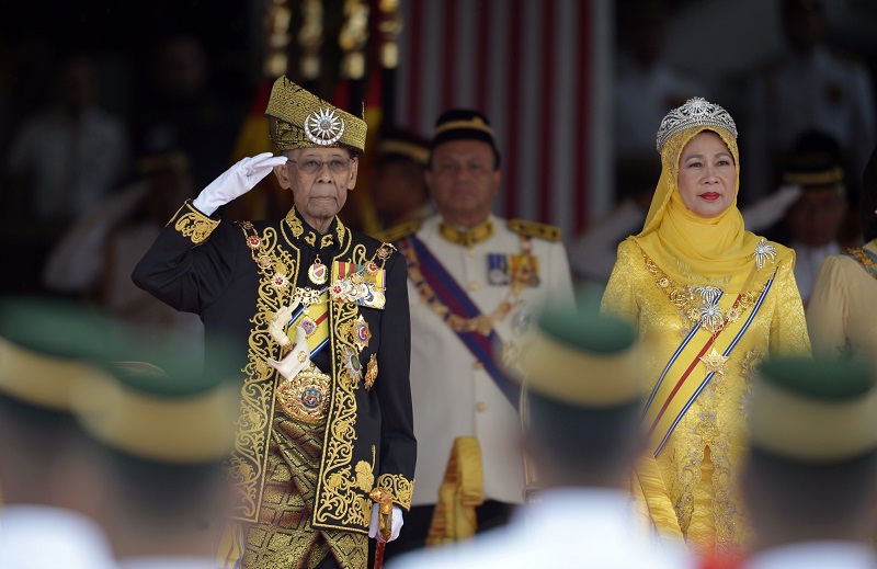 Tuanku Abdul Halim Muu00e2u20acu2122adzam Shah and Tuanku Hajah Haminah at the Istana Negara in Kuala Lumpur December 12, 2016. u00e2u20acu201d Bernama pic