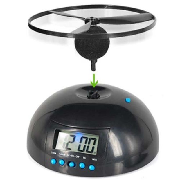 如果不小心让它飞走了，那就只能把闹钟打烂（其实拆掉电池）才能停止响铃了。-摘自淘宝网-