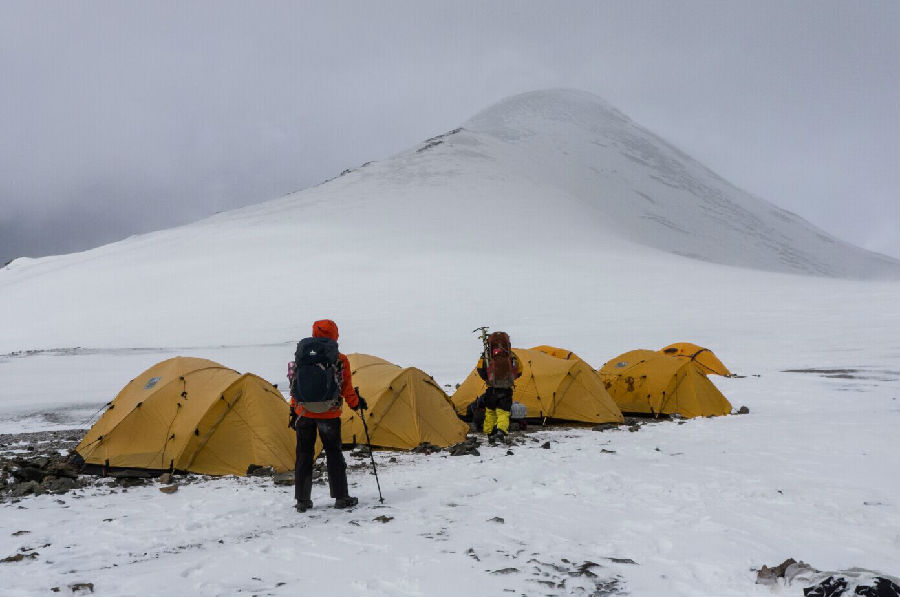 这座山不简单啊！图取自：tibetoutdoors 