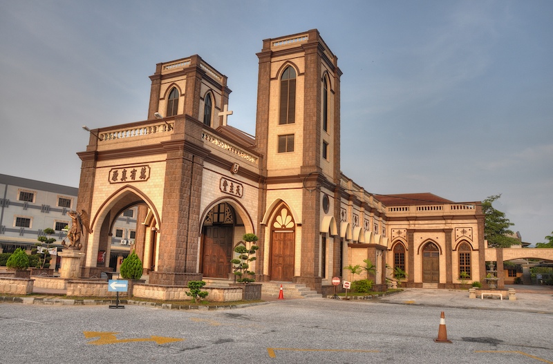 这座学院的建成，是靠神父们的努力与汗水。图取自：ipohtalk 