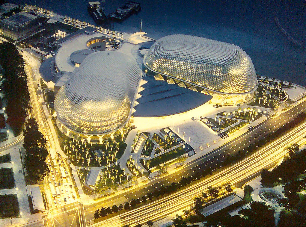 就连建筑物的外形都那么“时尚、时尚、最时尚”啊！图取自：singbt 