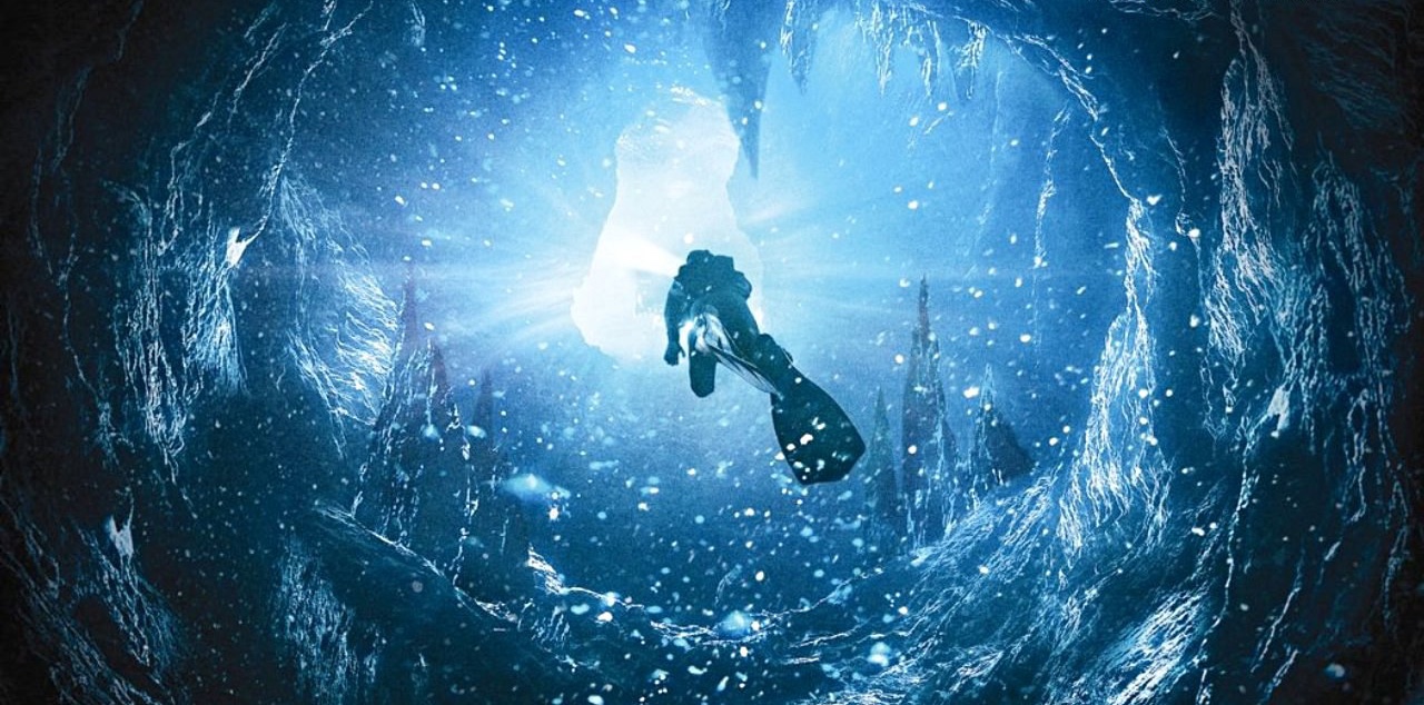在深海的洞穴里，你顾不了生死。图取自：travel.ifeng
