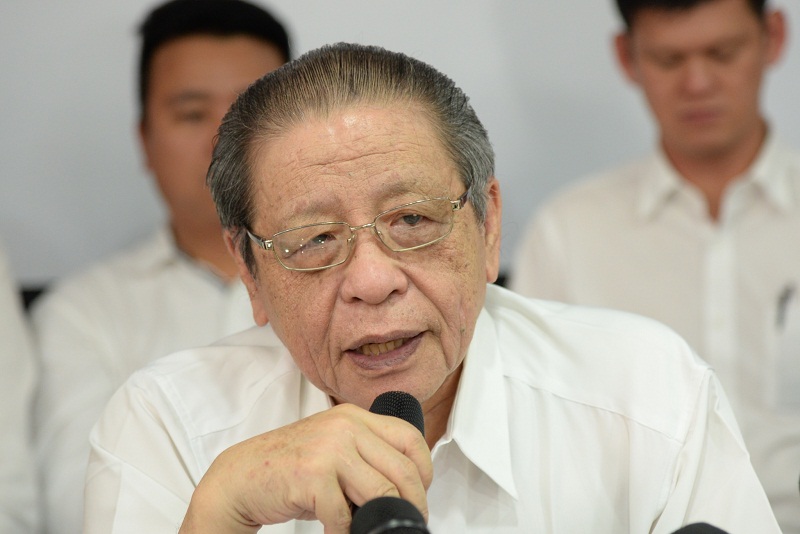 Lim Kit Siang said he will sue the mainstream media that publishes false stories about him. u00e2u20acu201d Picture by K.E.Ooi