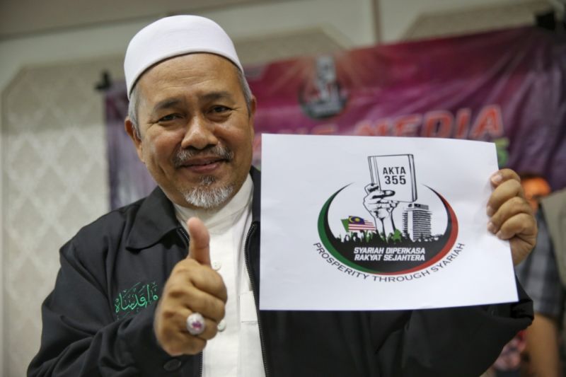 Datuk Tuan Ibrahim Tuan Man poses for the camera during the press conference on Himpunan 355 at Dewan Banquet MBSA Shah Alam, January 7, 2017. u00e2u20acu201d Picture by Saw Siow Feng