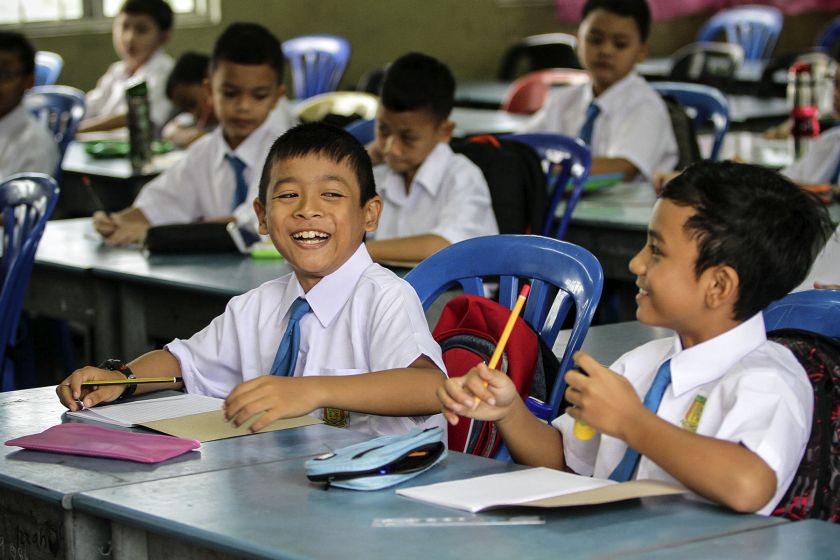 Primary school students start their new school term at Sekolah Kebangsaan Bukit Jelutong in Shah Alam January 3, 2016. u00e2u20acu201d Picture by Yusof Mat Isa