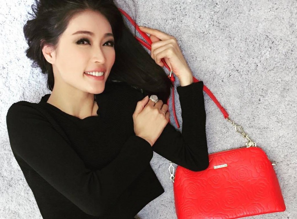 总是笑容满面的名模Amber Chia 不仅天生丽质，而且待粉丝也好好呢！图取自：vulcanpost