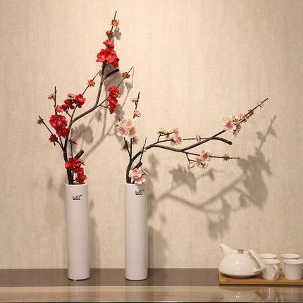 真的，无需多。些许的花儿就够了。图取自：taobao 