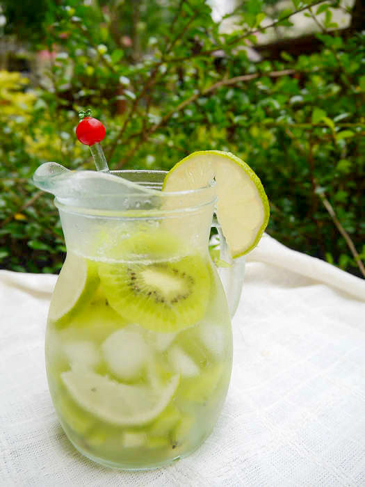 做成一壶,慢慢让亲朋戚友好好聊天,好好解暑。图取自:mylittlesecrets、jasmine0620