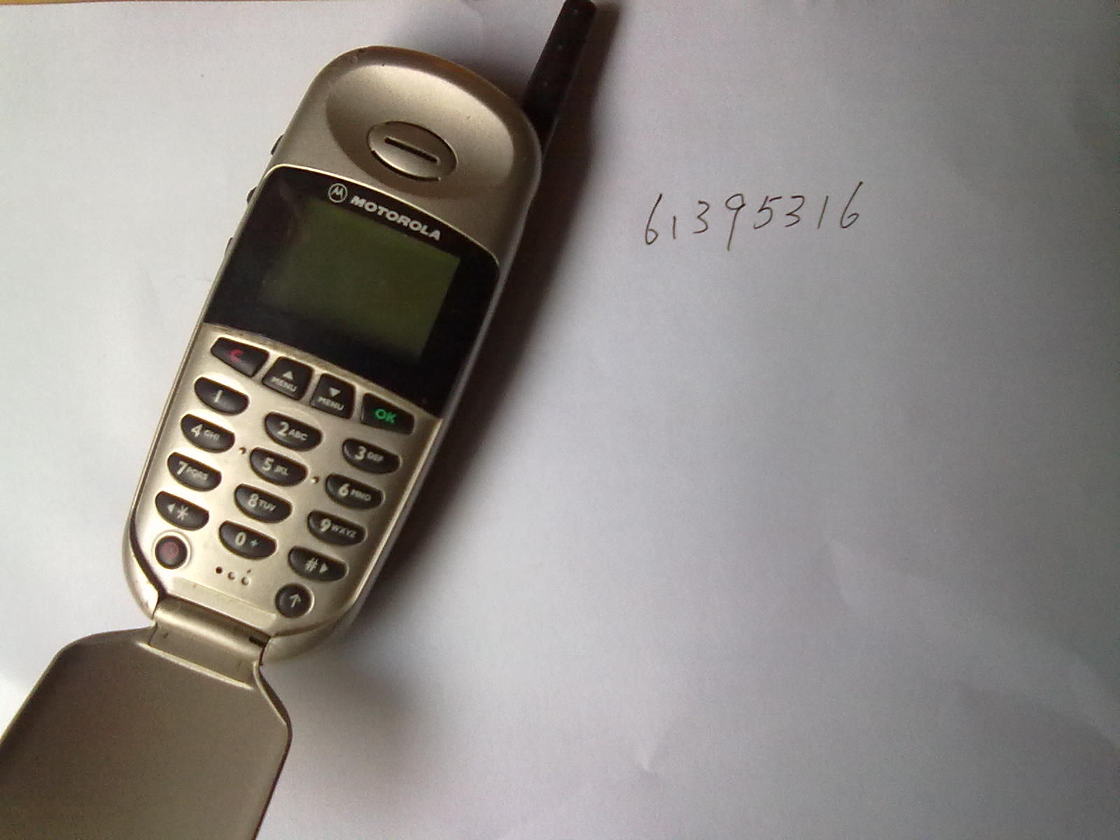 世界首个拥有中文输入的手机,真的不能不提啊!图取自:motuoluolacd928