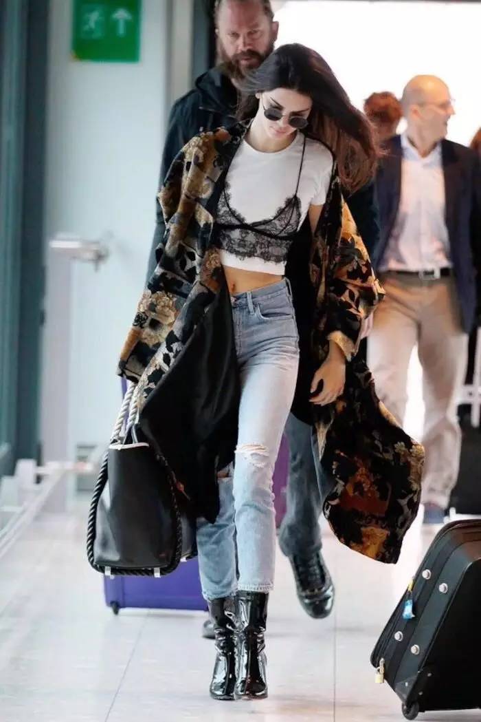 即便是比较保守的大马，亦能看见不少知名品牌已经在各大主要商场开始出售“内衣外穿”的服装。图取自：x318 